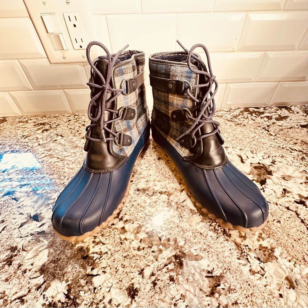 Baretraps Duck Boots New